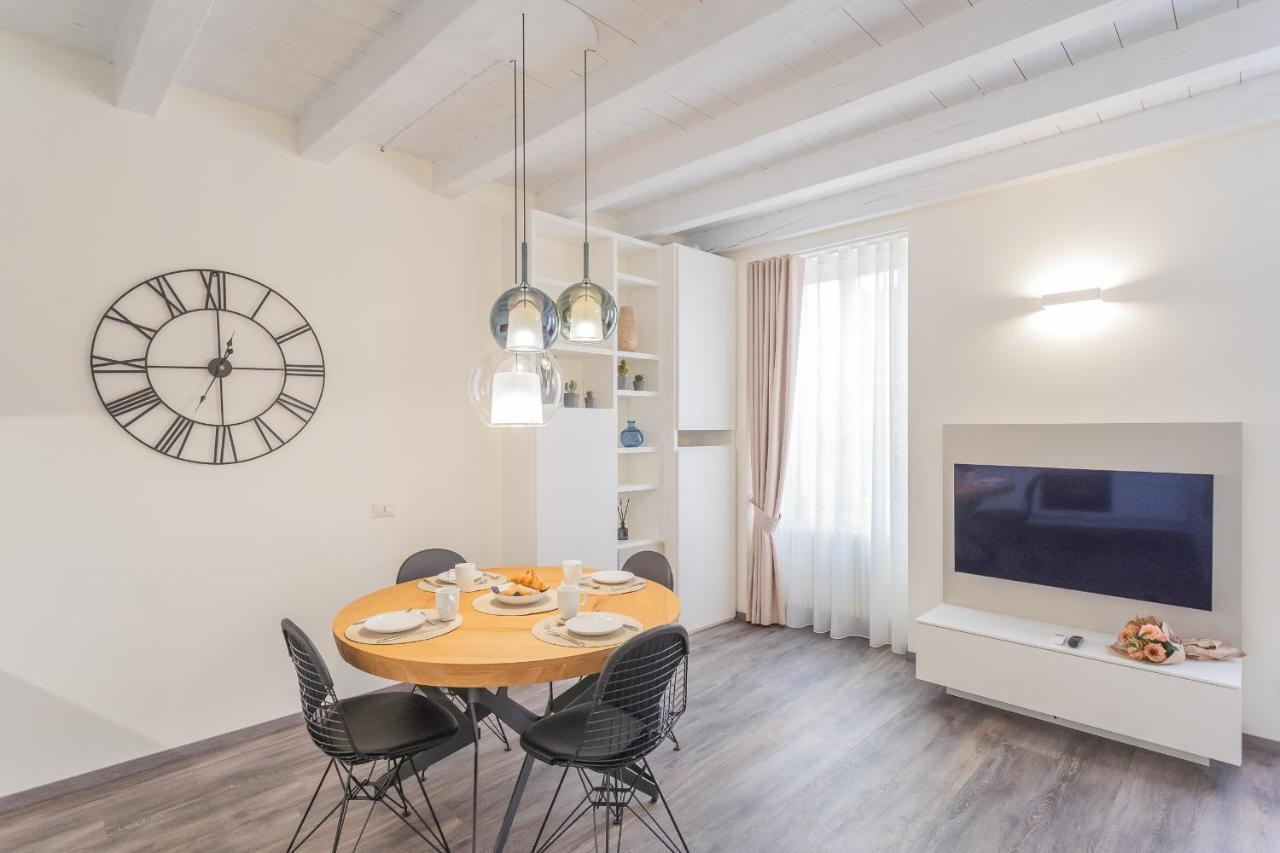 Modern & Stylish Apartment In Como City By Rent All Como Eksteriør billede