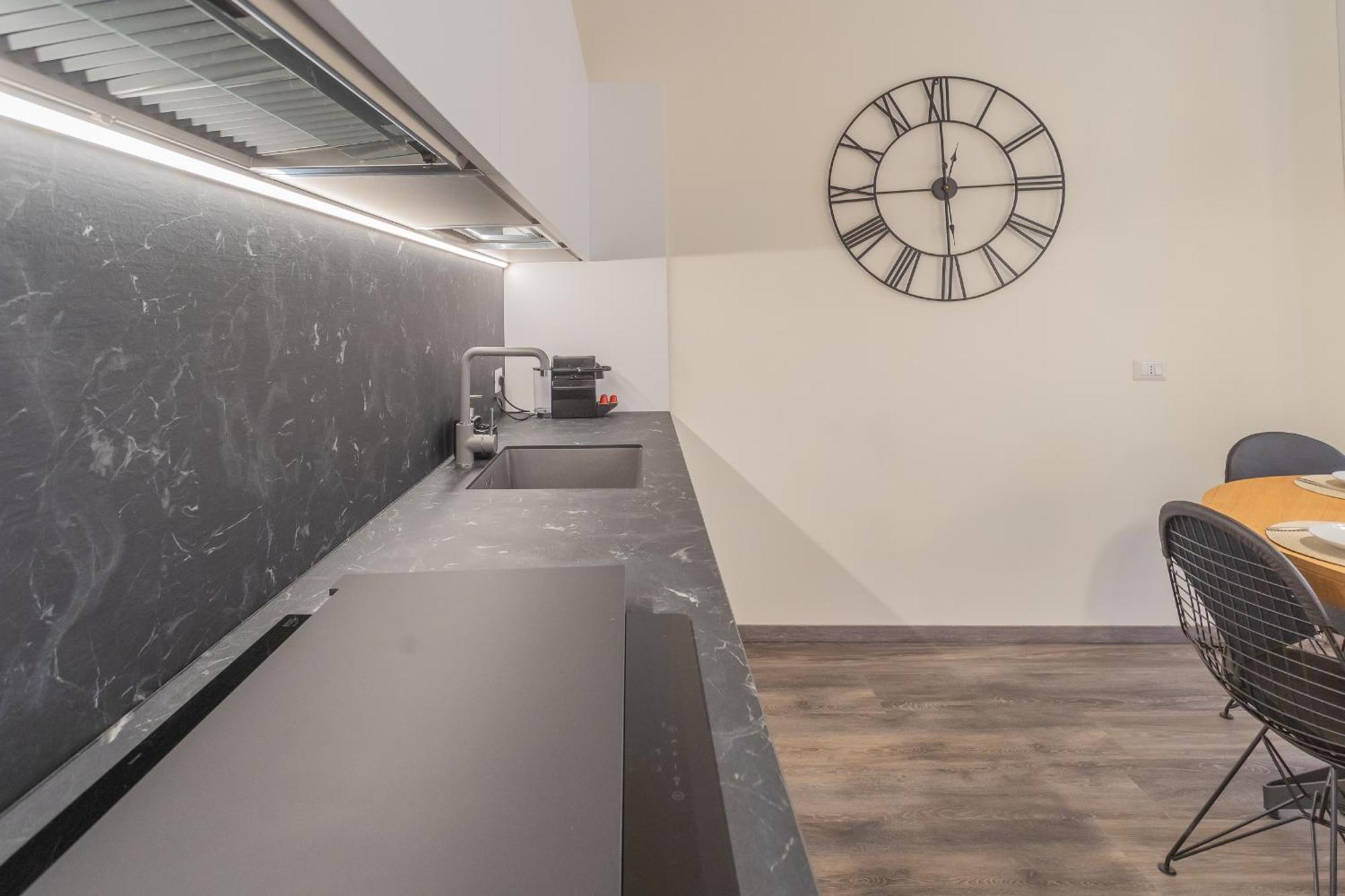 Modern & Stylish Apartment In Como City By Rent All Como Eksteriør billede